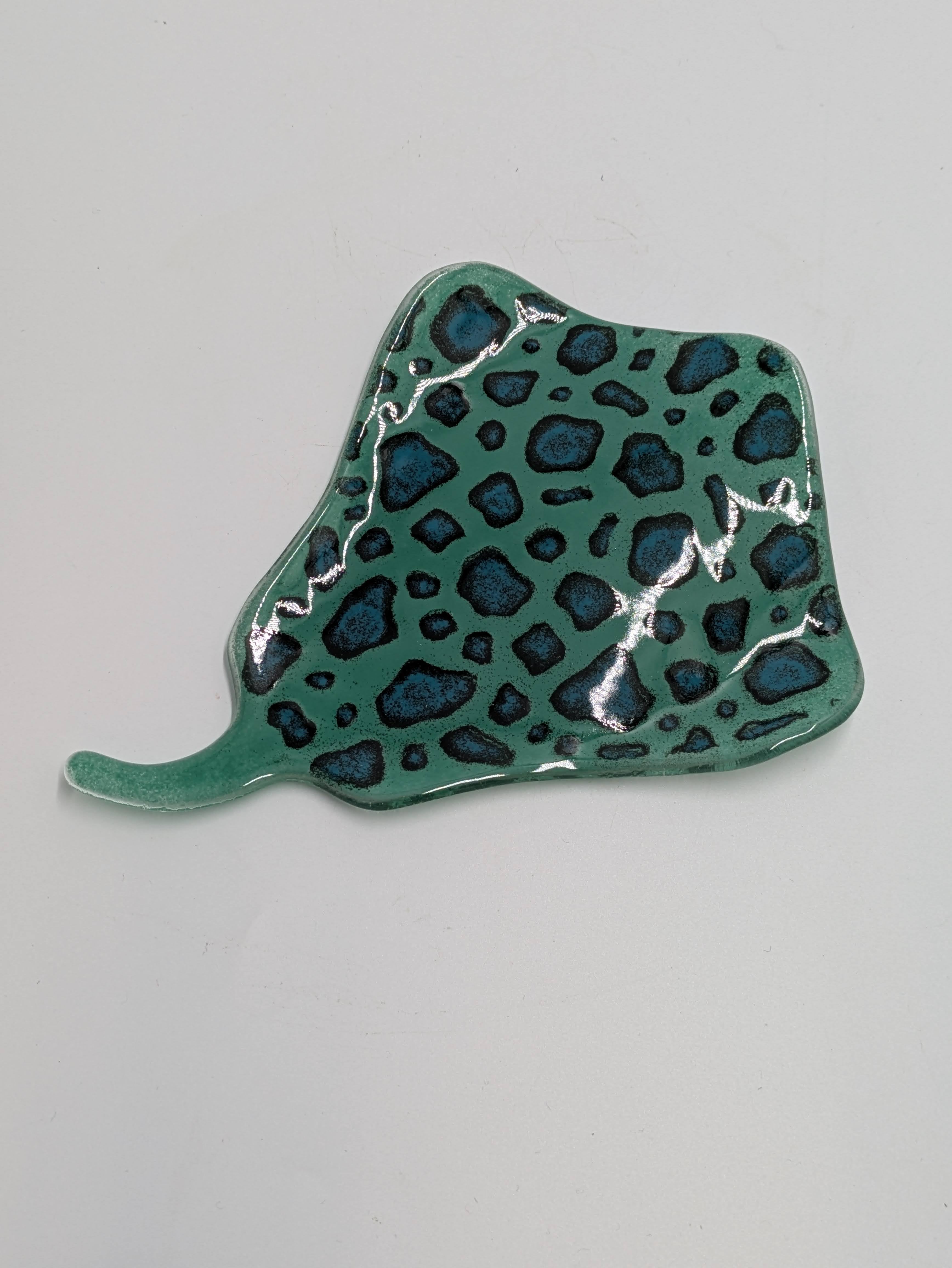 Samll Stringray Small Stingray – Sandwich Glass Museum