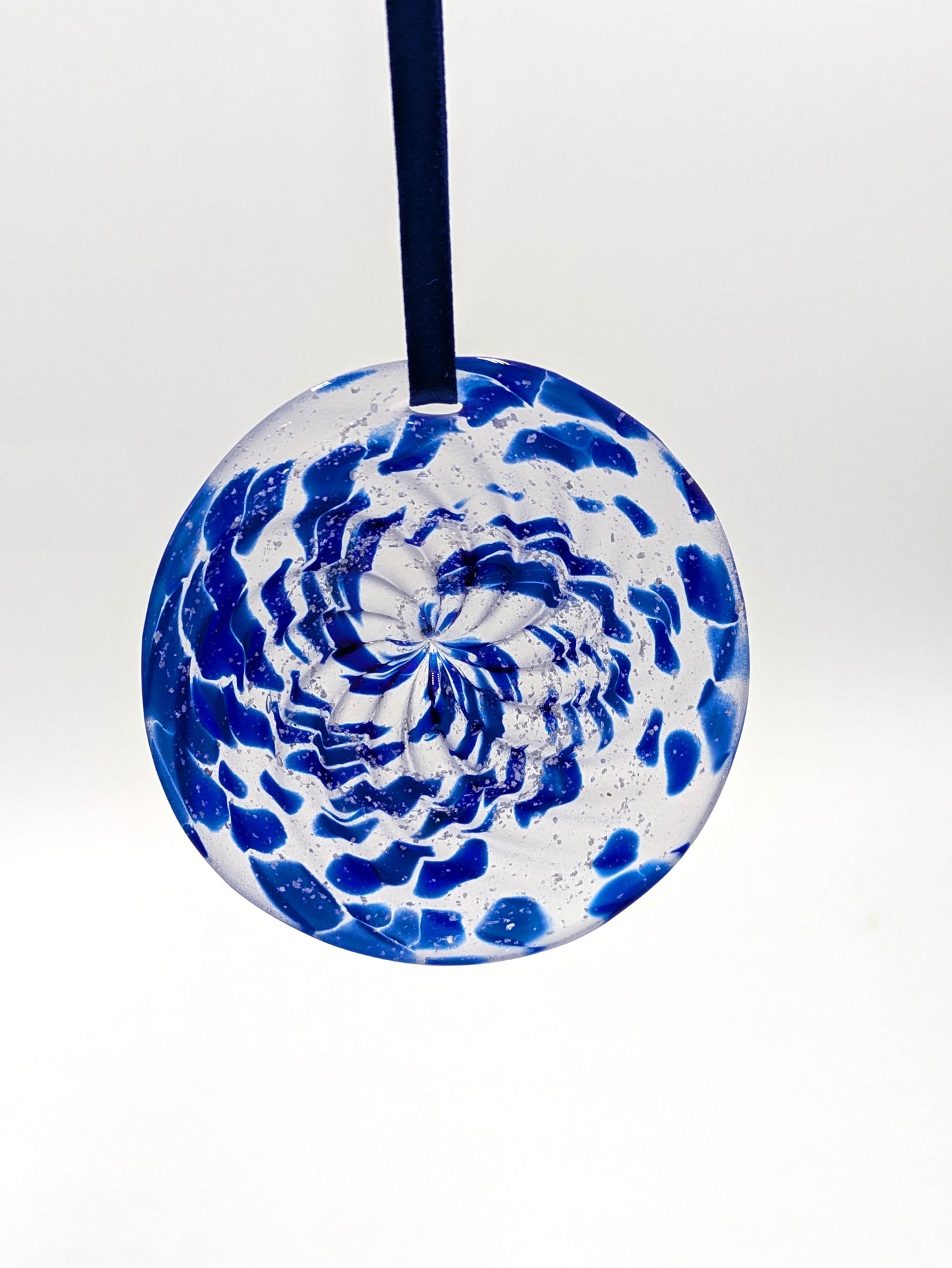 Handblown Glass Christmas Tree Ornament "Piccadilly"