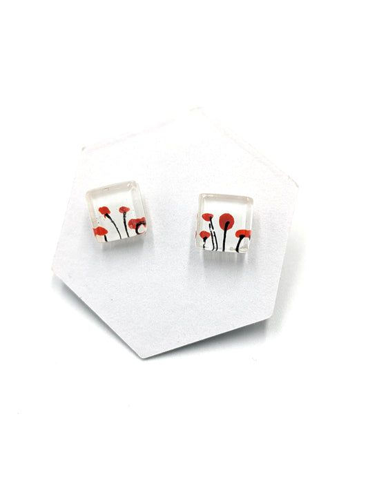 MOMO Small Poppy Post Earrings